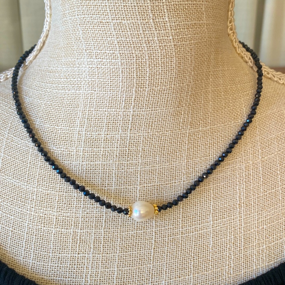 🎉 GORGEOUS GENUINE BLACK ONYX AND PEARL NECKLACE ‼️